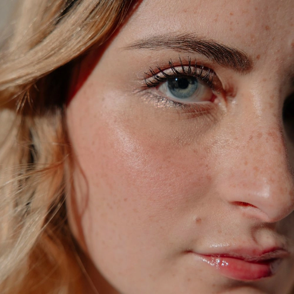 Gloweye Liquid Eyeshadow Rose Quartz 04 - immagine 3